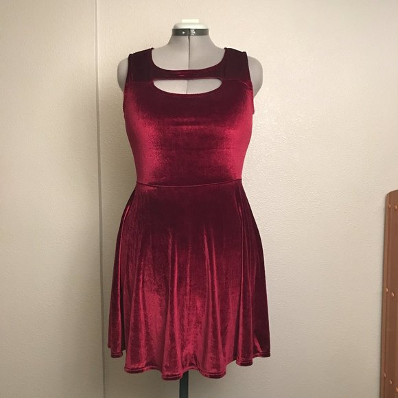 Stretchy velvet keyhole dress in merlot L Size 10-12 - Picture 1 of 5